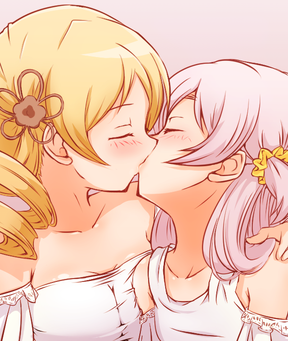 momoe nagisa+tomoe mami